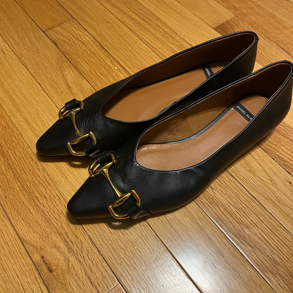 Angel Alacron Black Leather Gold Horse bit Pointed Flats 41 Euro 10 US